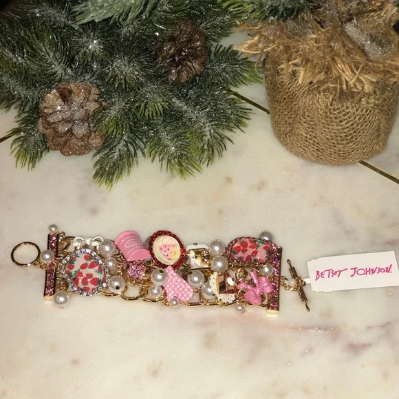 💖NWT💖 Betsey Johnson BABYCAKES CLUSTER BRACELET PINK - Picture 3 of 12